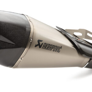 AKRAPOVIČ slip-on line